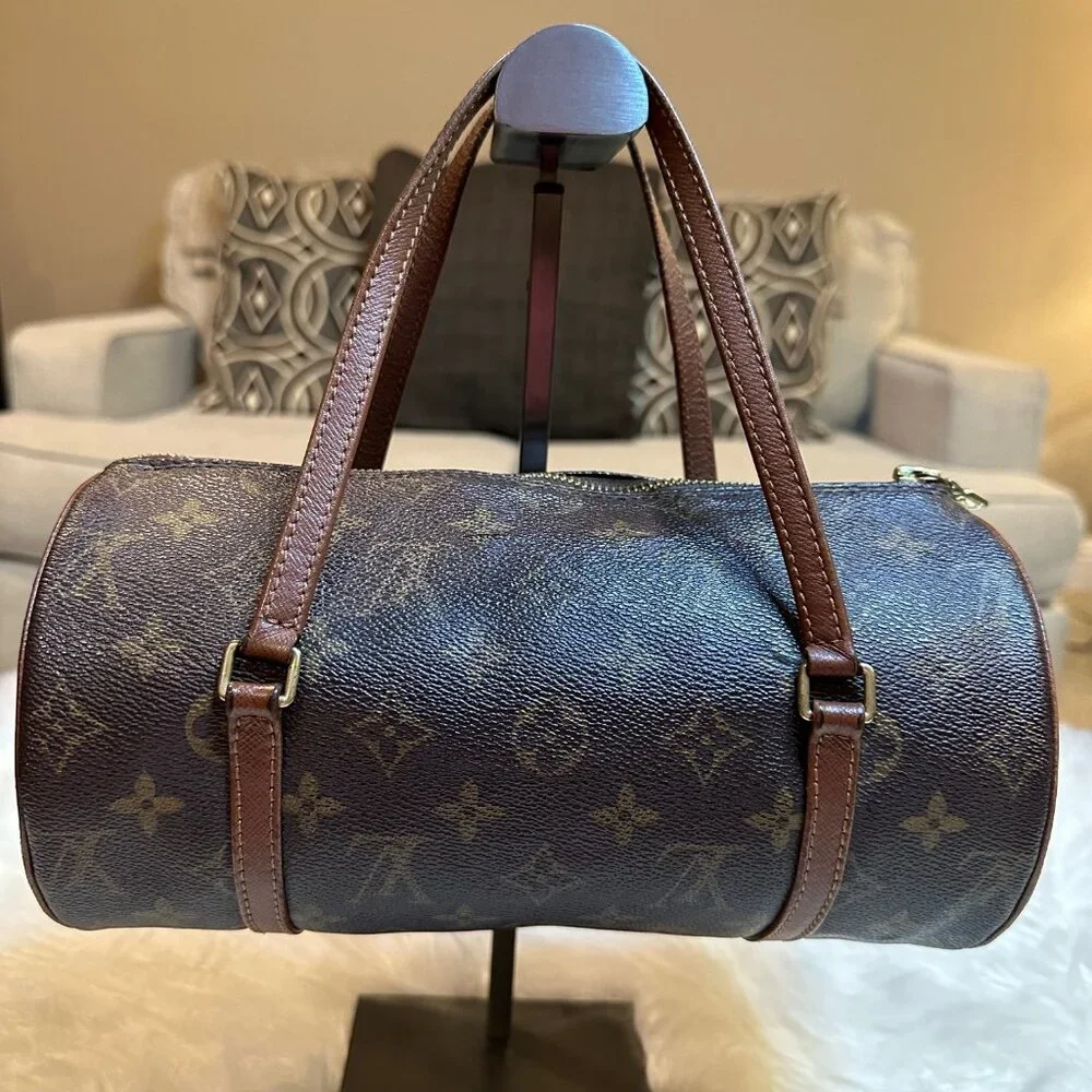 ❌SOLD❌Authentic Louis Vuitton Monogram Canvas Papillon 26 Handbag - Picture 3 of 12